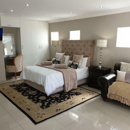 Pongola Road Self Catering Accommodation Uitenhage Esterno foto