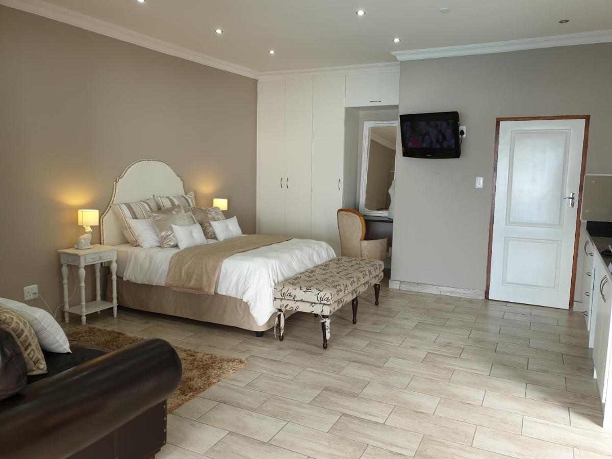 Pongola Road Self Catering Accommodation Uitenhage Esterno foto