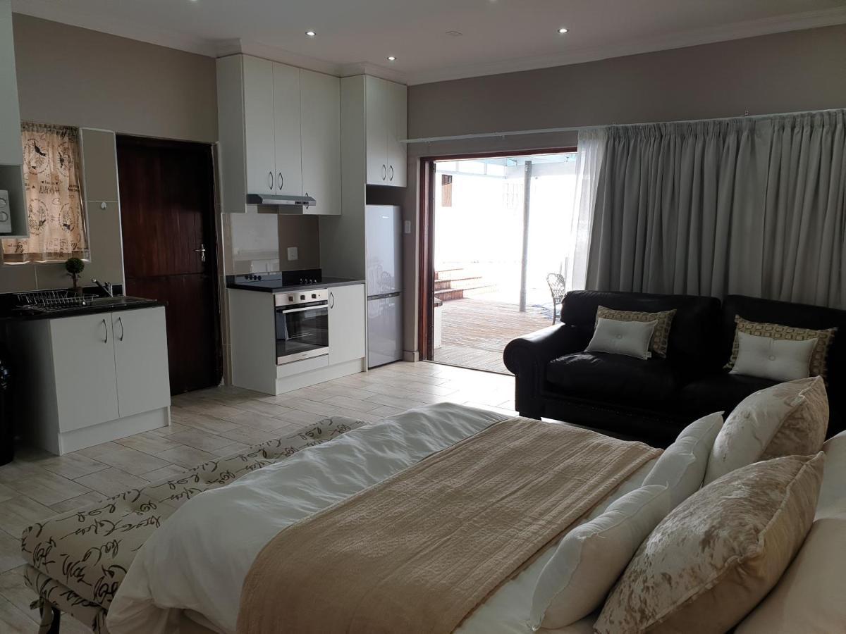 Pongola Road Self Catering Accommodation Uitenhage Esterno foto