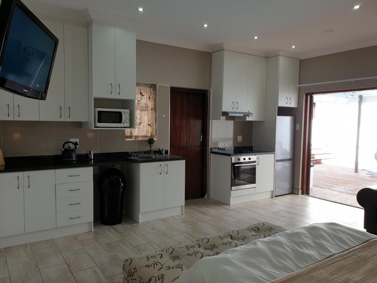 Pongola Road Self Catering Accommodation Uitenhage Esterno foto