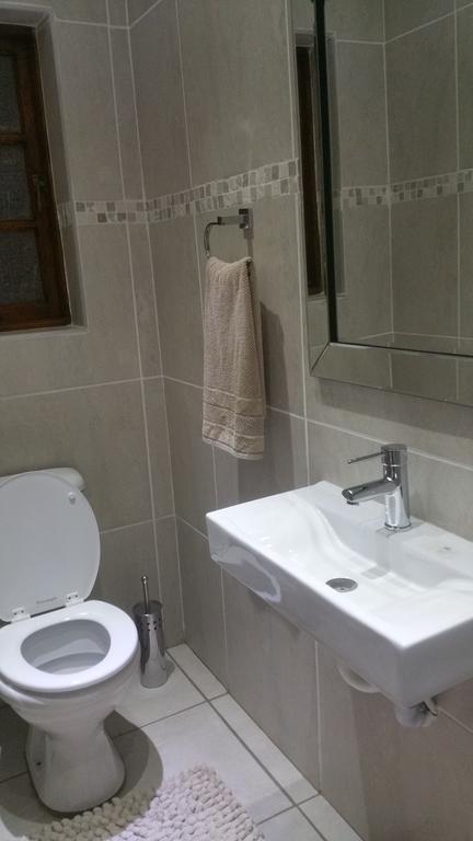 Pongola Road Self Catering Accommodation Uitenhage Esterno foto