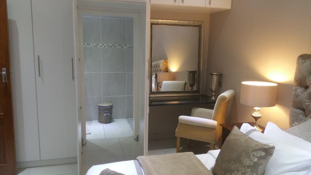 Pongola Road Self Catering Accommodation Uitenhage Esterno foto
