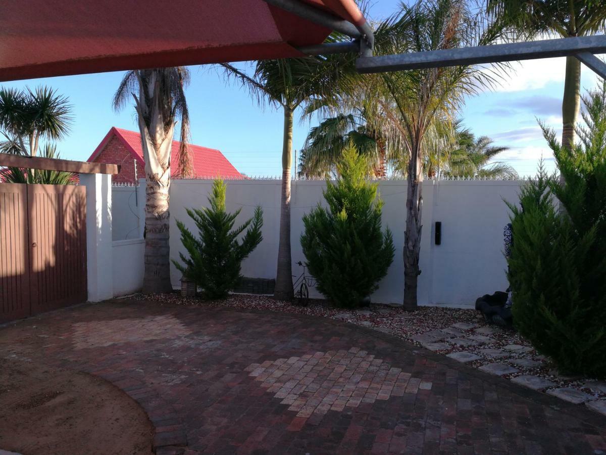 Pongola Road Self Catering Accommodation Uitenhage Esterno foto
