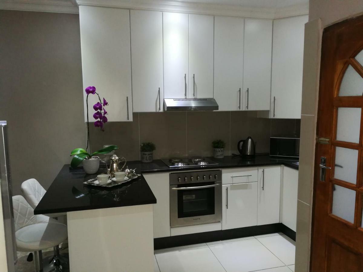 Pongola Road Self Catering Accommodation Uitenhage Esterno foto
