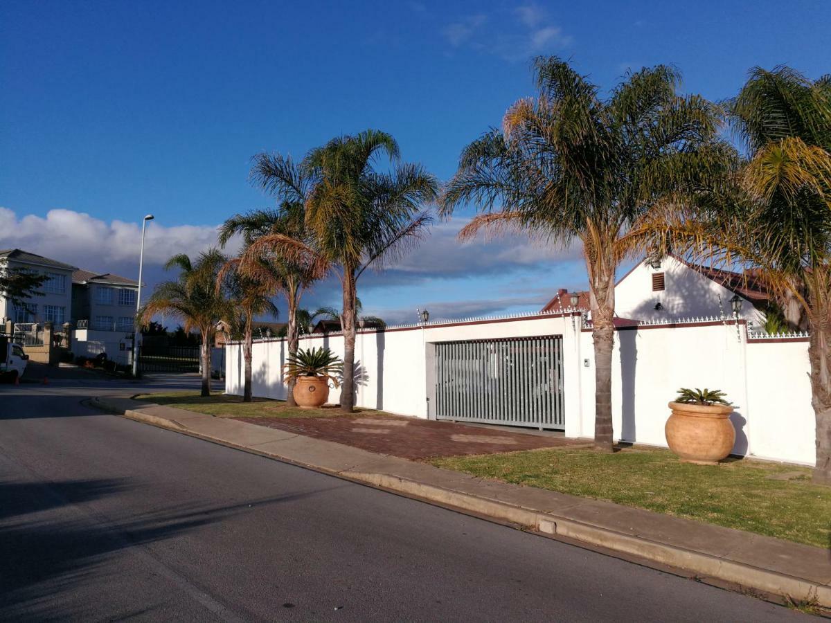 Pongola Road Self Catering Accommodation Uitenhage Esterno foto