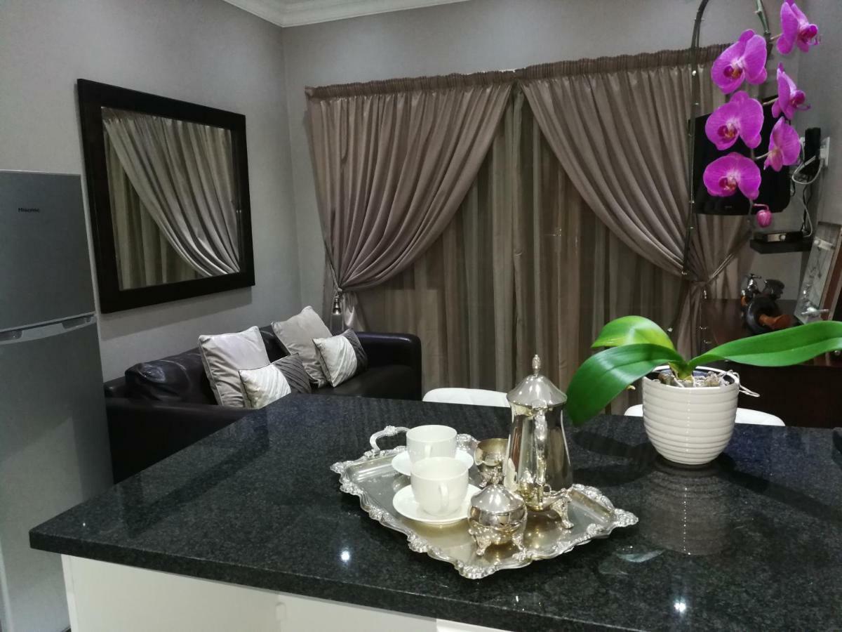 Pongola Road Self Catering Accommodation Uitenhage Esterno foto