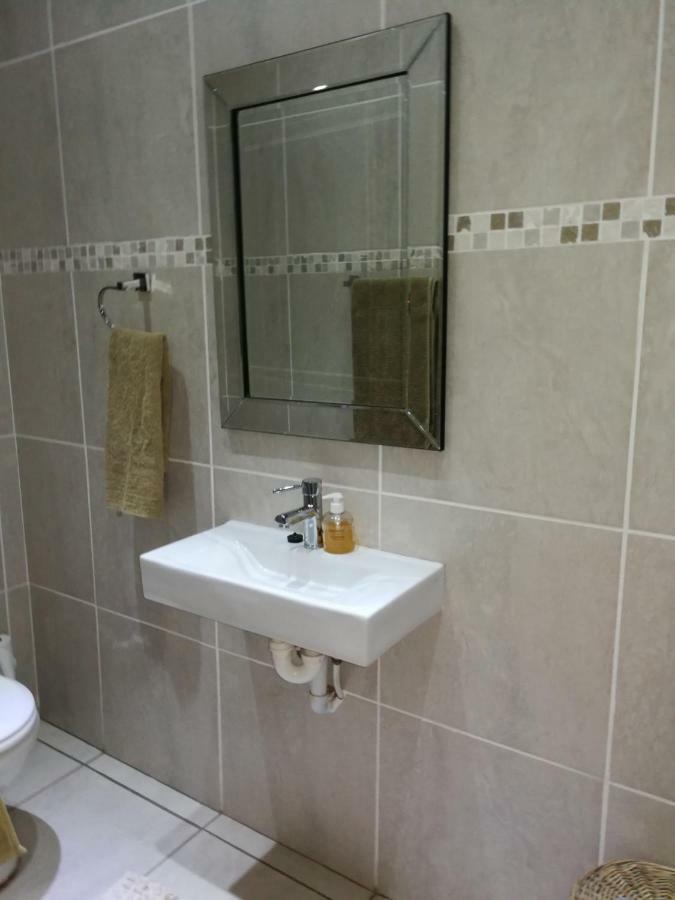 Pongola Road Self Catering Accommodation Uitenhage Esterno foto
