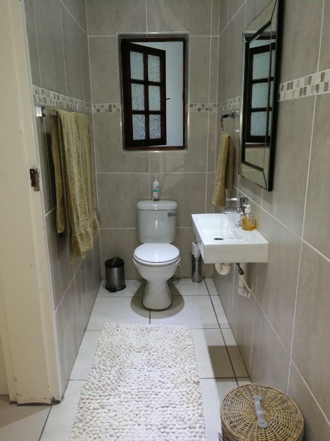 Pongola Road Self Catering Accommodation Uitenhage Esterno foto