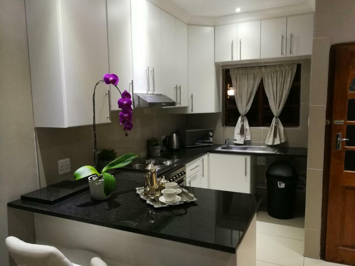 Pongola Road Self Catering Accommodation Uitenhage Esterno foto