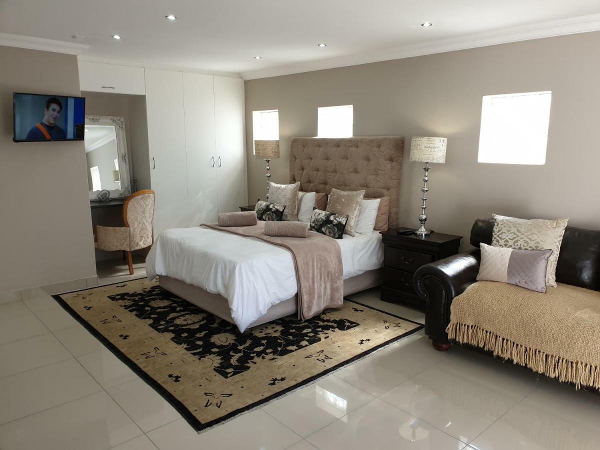 Pongola Road Self Catering Accommodation Uitenhage Esterno foto