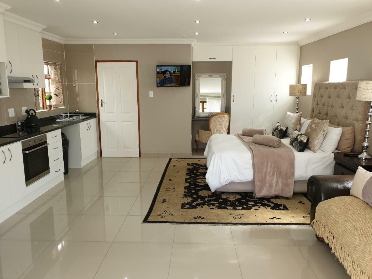 Pongola Road Self Catering Accommodation Uitenhage Esterno foto