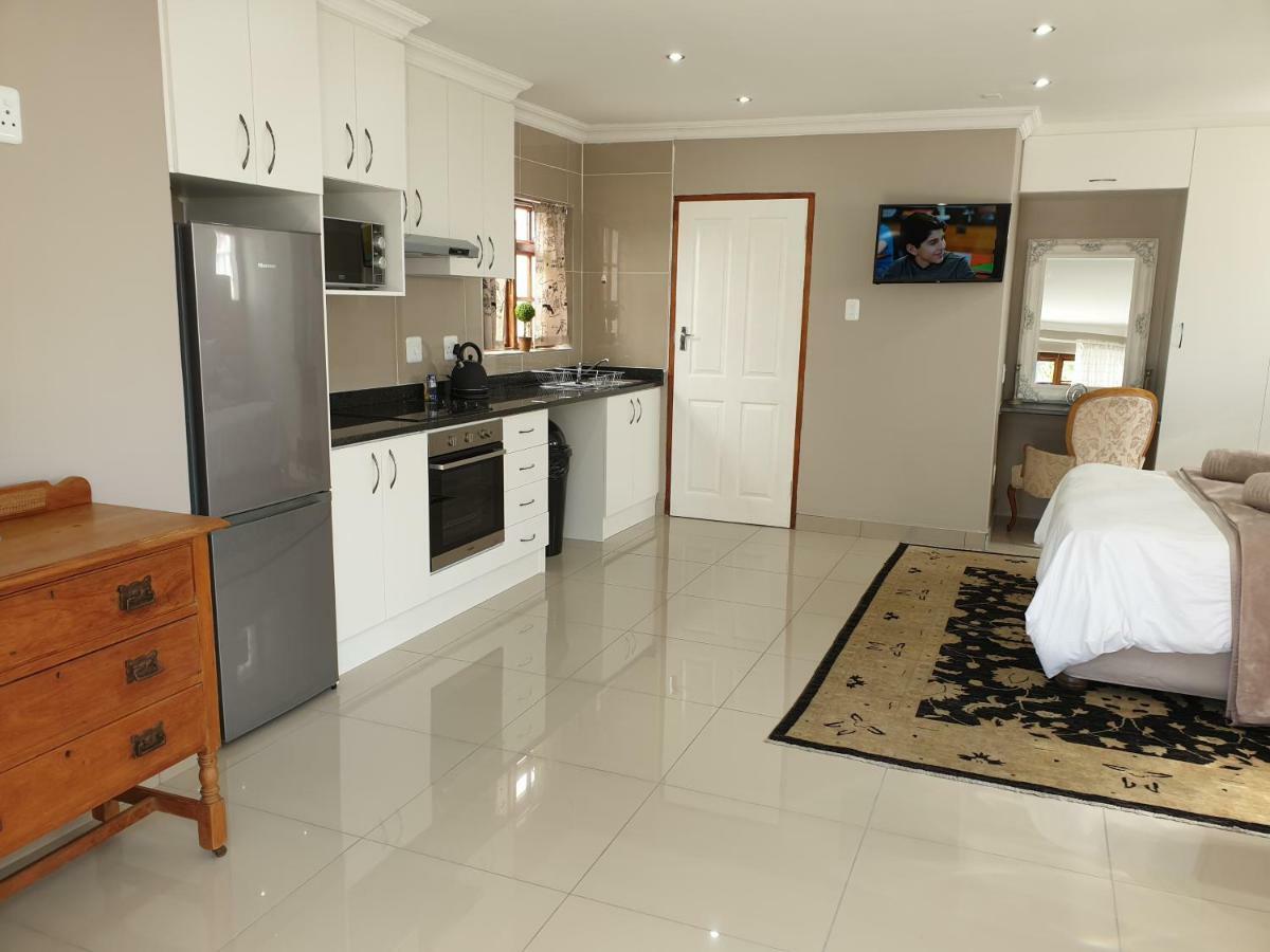 Pongola Road Self Catering Accommodation Uitenhage Esterno foto