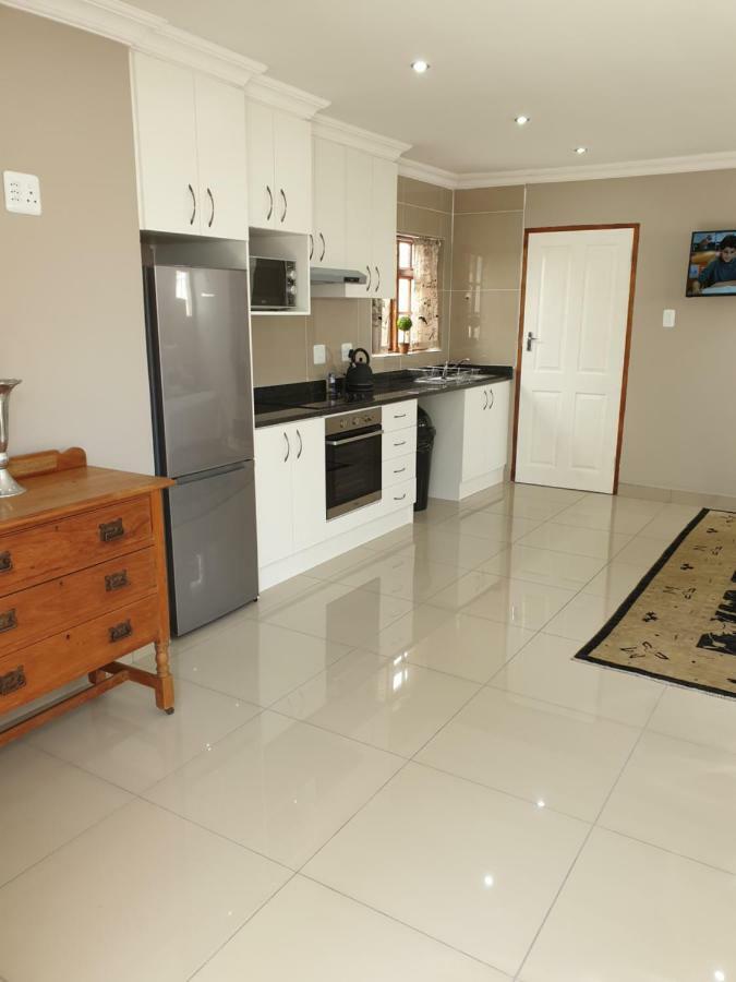 Pongola Road Self Catering Accommodation Uitenhage Esterno foto