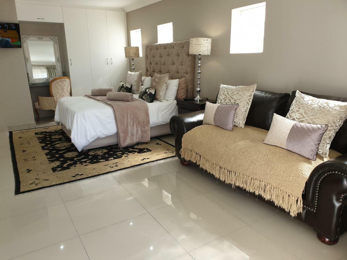 Pongola Road Self Catering Accommodation Uitenhage Esterno foto